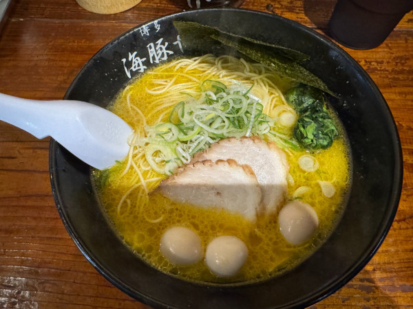 「DXラーメン」@西新 海豚やの写真