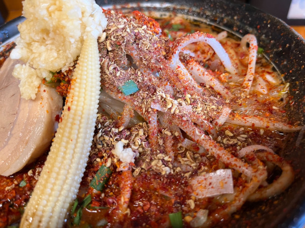 「蠍ラーメン　痺れ鬼増し　辛さ増し増し」@Japanese soba Noodles 蠍の写真