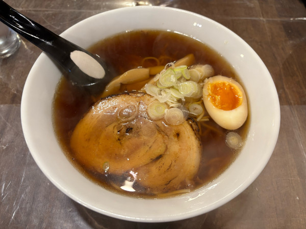 「極・醤油らぁ麺（大）」@らぁ麺 麺道館の写真