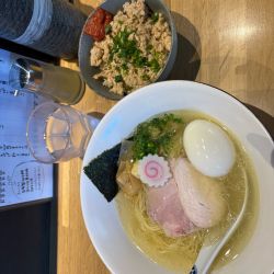 味玉ラーメン、まかない丼