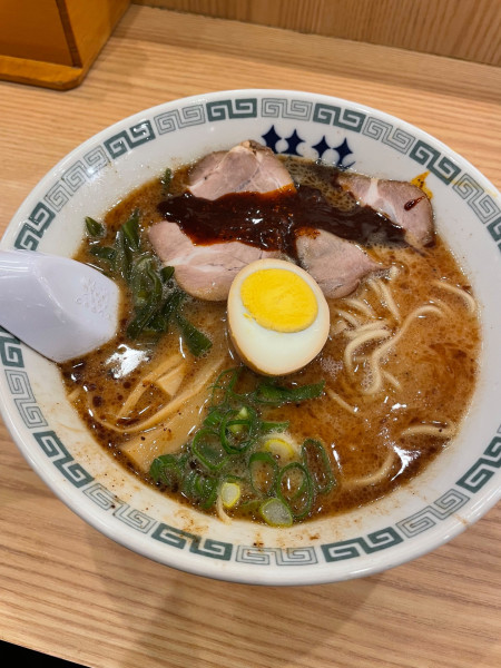 「赤税込980」@桂花ラーメン 新橋虎ノ門店の写真