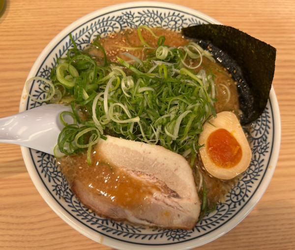「ネギ醤油とんこつ(990¥)」@丸源ラーメン 小山店の写真