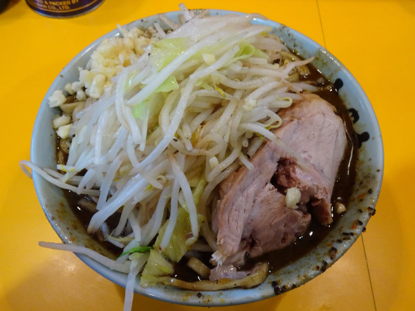 「ブラックホール（1,350円）ニンニク」@ラーメン二郎 八王子野猿街道店2の写真