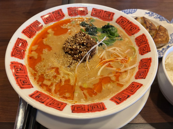 「濃厚担々麺、餃子ご飯セット(1373円)」@バーミヤン 東海村店の写真