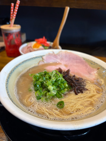 「とんこつラーメン」@中華そば 錦 伏見店の写真