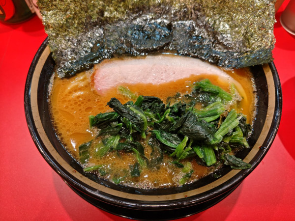 「ラーメン➕ほうれん草」@カズ家 行徳店の写真