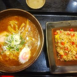 五目チャーハンセット1265円（味噌）