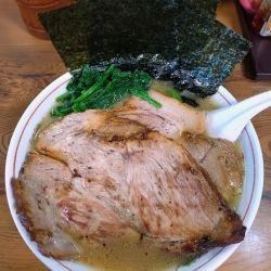 らーめん(しょうゆ)¥1000+チャーシュー(1枚)¥300