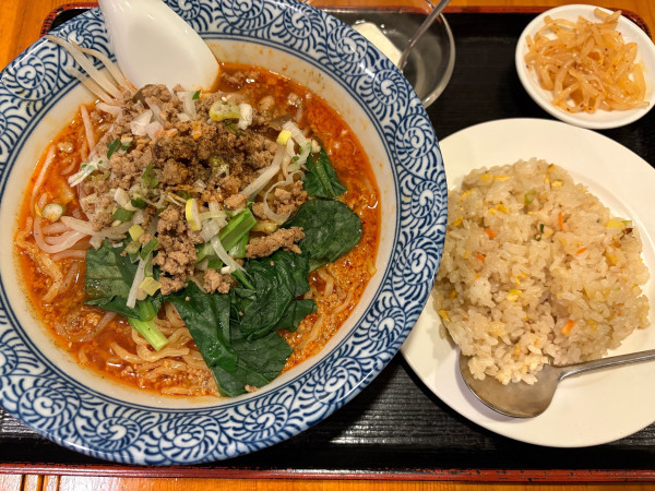 「担々麺とミニチャーハン」@福餃子の写真