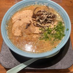 ラーメン（930円）