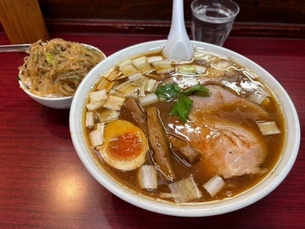 「こく醤油 + 春雨ごはん」@鶏こく中華 すず喜の写真