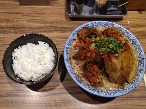 「辛味噌ホルモンラーメン(ミニ)」@ラーメン燈郎の写真