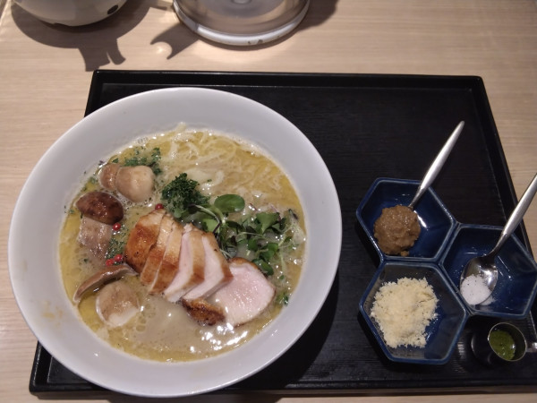 「ポルチーニ鶏白湯ラーメン」@麺屋 一燈の写真