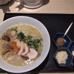 ポルチーニ鶏白湯ラーメン