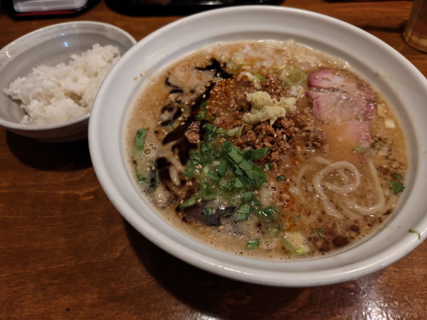 「鶏白湯味噌ラーメン 1200円 半ライス200円」@はりけんラーメンの写真