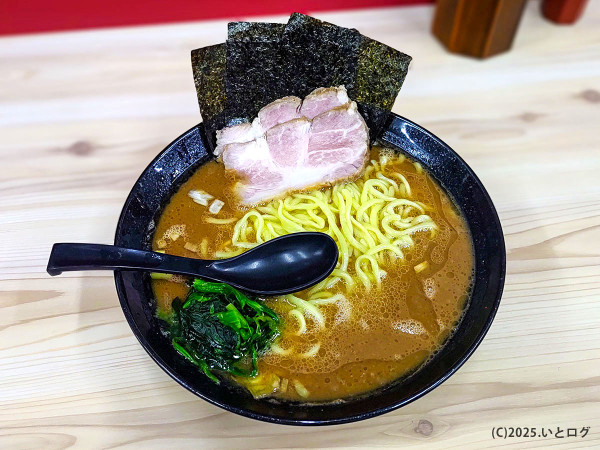 「ラーメン（大）」@らーめん武道家 口の写真