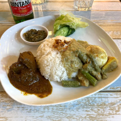 ワルン ヌサ デゥアの画像