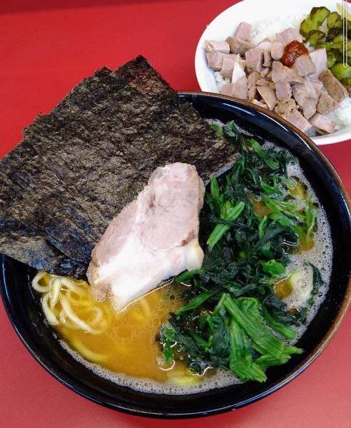 「らーめん+ほうれん草､のり増し」@家系ラーメン 佐々喜家の写真