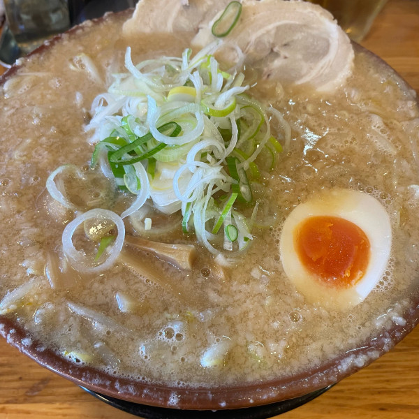 「らーめん 味噌 背脂2 950円 半麺-50円」@チャッチャ系らーめん もん吉の写真