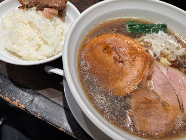 「醤油らー麺＋ごはん（1450円）」@ら〜麺 瑞藤の写真