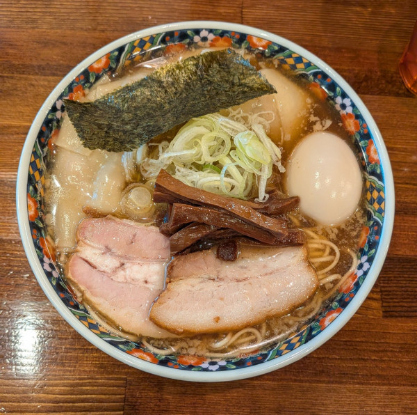 「奈つやのもちもち雲呑味玉中華そば（1300円）」@奈つやの中華そばの写真