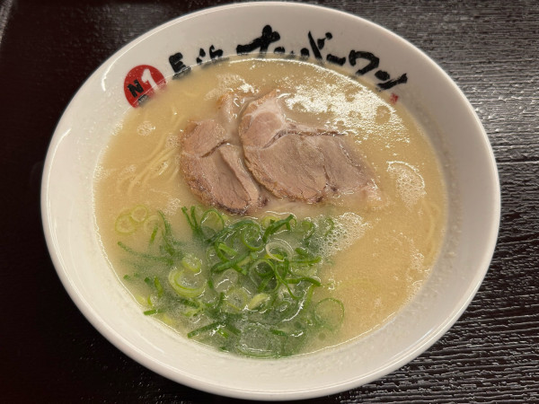 「長浜らーめん　750円」@長浜ナンバーワン うまか横丁店の写真