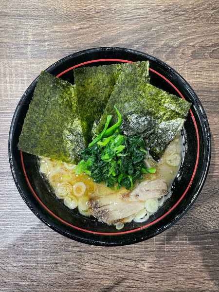 「ラーメン(900円)」@家系ラーメン 五翔家の写真