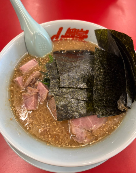 「味噌ラーメン（コロチャーシュー、のりトッピング）」@ラーメン山岡家 土浦店の写真