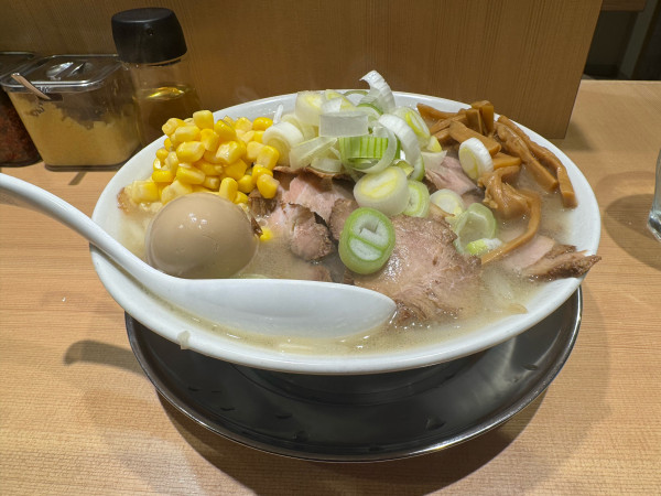 「札幌塩ラーメン チャーシュー増し」@札幌六坊の写真
