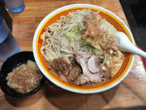 「ラーメン450g ヤサイ アブラマシ ニンニク少なめ」@えどもんどの写真