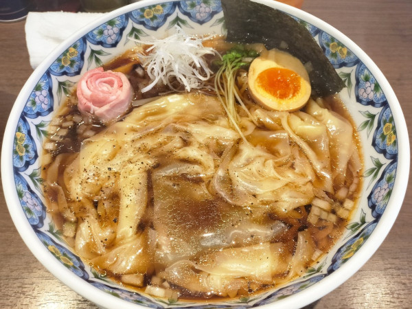 「ワンタン麺(平打ち、大)」@NOODLE CAFE SAMURAIの写真