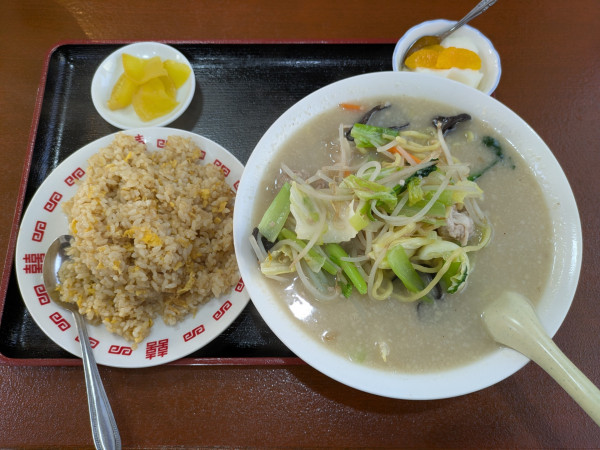 「野菜タンメン＋半チャーハン：900円」@炎神の写真