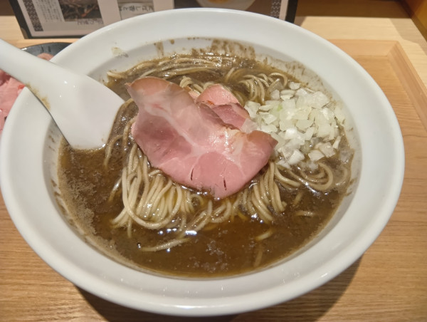 「特濃煮干蕎麦　背脂の和え玉　特濃専用割スープ」@麺処 にぼし香 早稲田店の写真