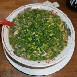 豚骨ラーメン+チャーシュー+ネギ+替玉2回  ｷｸﾗｹﾞ抜き