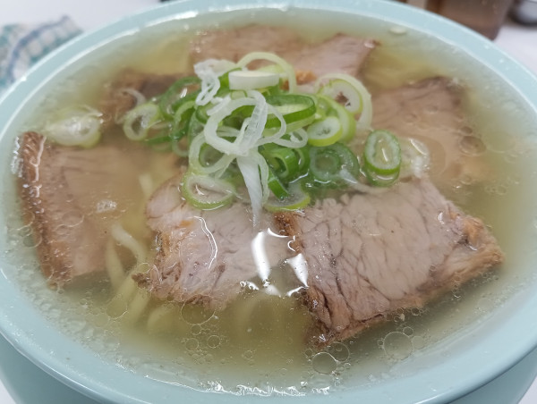 「中華そば¥850＋めし（サービス）」@ともちんラーメンの写真