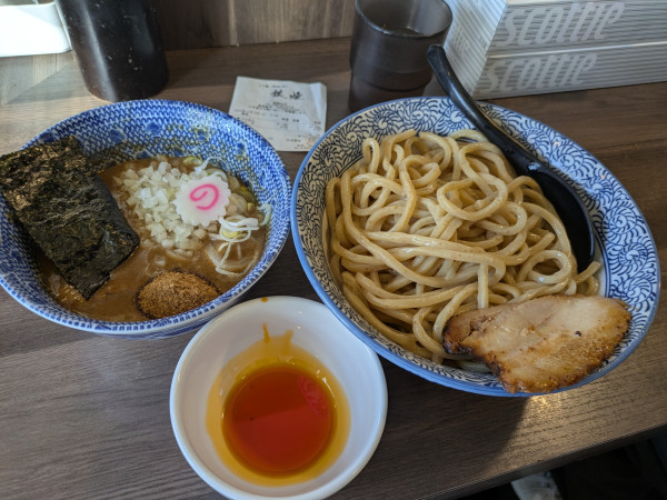 「つけ麺中盛り➕【限定】新▪️狼麺変更➕辣油」@狼煙 〜NOROSHI〜の写真