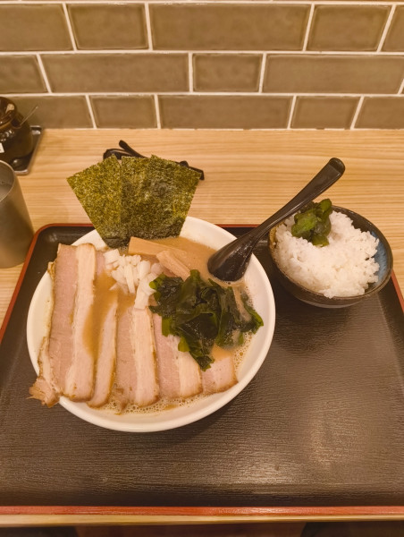「朝ラーチャーシュー　海老味噌に変更　900円」@つけ麺大輝の写真