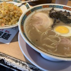 久留米ラーメン半チャンセット　1200円