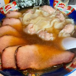 チャーシュー肉ワンタンメン