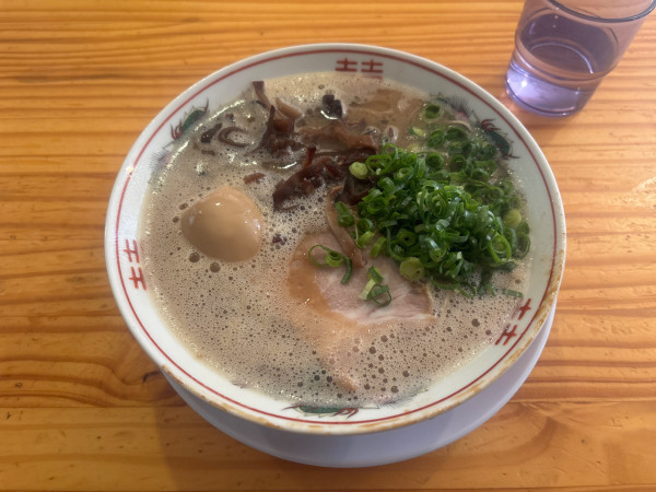 「豚骨ラーメン・味玉」@てっちゃんの写真