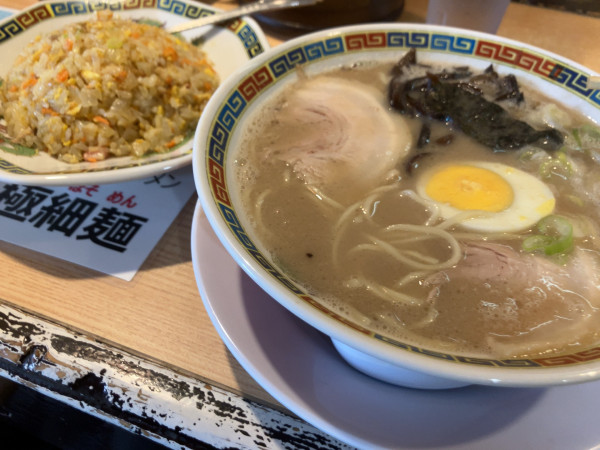 「久留米ラーメン半チャンセット　1200円」@大門の写真