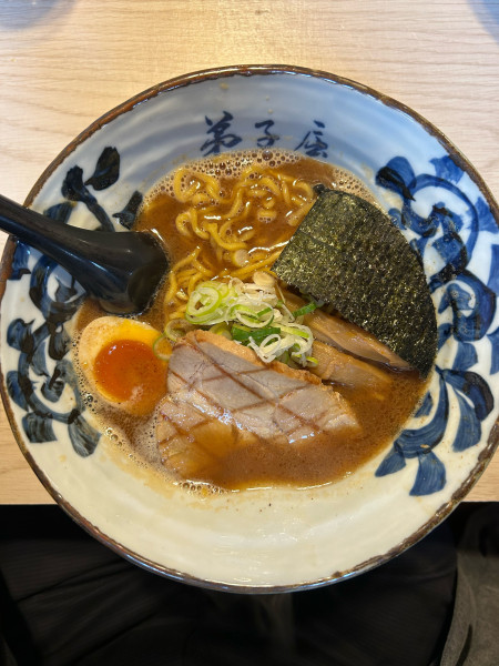 「魚介しぼり醤油（1,000円）」@弟子屈ラーメン 札幌手稲店の写真