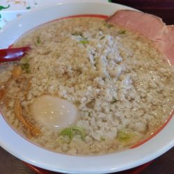 背脂醤油らあめん　：濃いめ、ギタギタ、ニンニク多め＋味玉：㋚