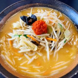 味噌野菜たんめん（760円）、辛しにんにく（30円）