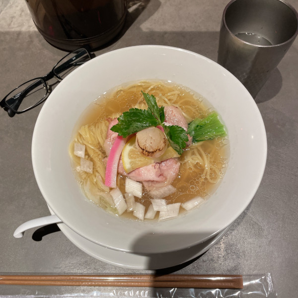「蛤と帆立SOBA」@むぎとオリーブ×蝋燭屋 成田空港店の写真