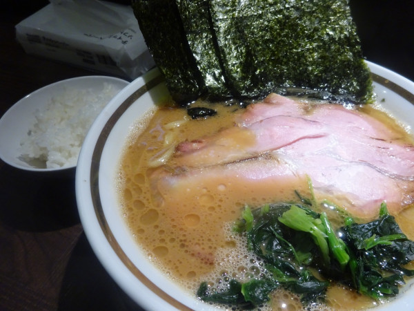 「ラーメン 950円 小ライス 150円」@家系ラーメン王道家直伝 樹道家 水戸店の写真