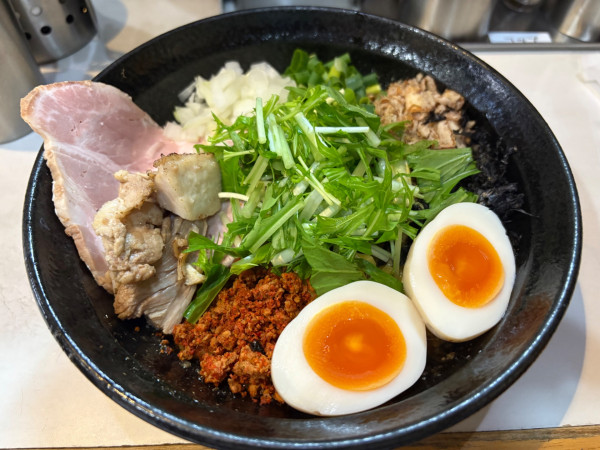 「【限定】辛味噌まぜそば(味玉付き)1050円」@麺屋 扇 SENの写真