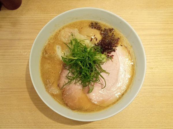 「特製白湯らぁ麺」@中村麺三郎商店の写真