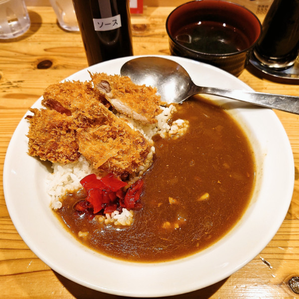 「カツカレー＋餃子1枚(6個)」@食道らいふの写真