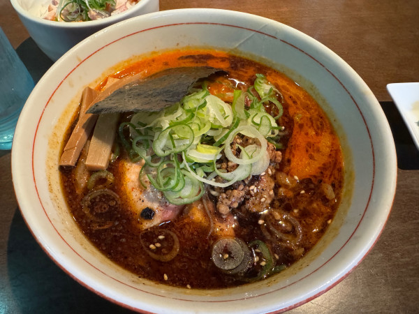 「辛味噌らあ麺中辛」@麺や 虎徹の写真